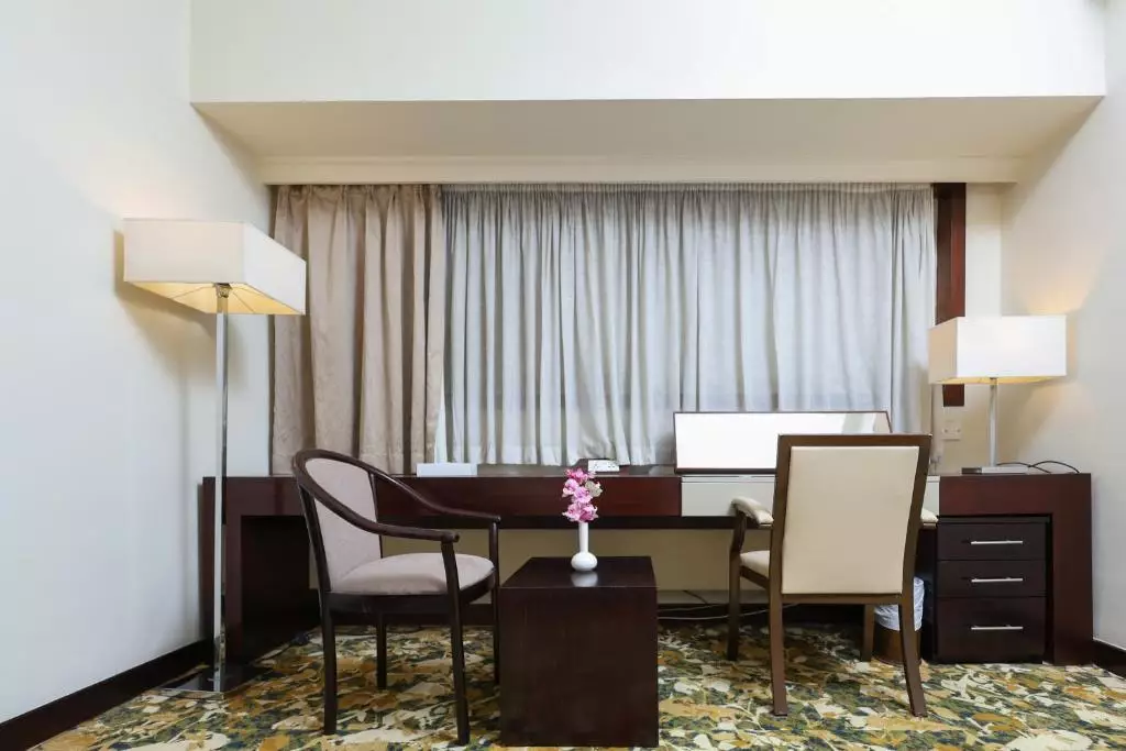 Aavri Hotel